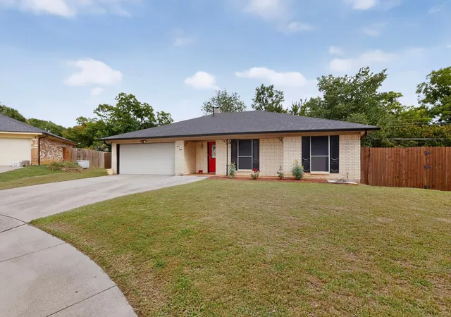 Photo 3 of Single family home for sale at 908 Hillside Ct, Bedford, TX 76022 | MLS# 21320844 | Listing updated on 2026-08-29