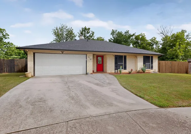 Photo 3 of Single family home for sale at 908 Hillside Ct, Bedford, TX 76022 | MLS# 21320844 | Listing updated on 2026-08-29