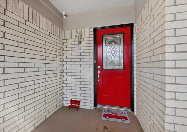 Photo 4 of Single family home for sale at 908 Hillside Ct, Bedford, TX 76022 | MLS# 21320844 | Listing updated on 2026-08-29