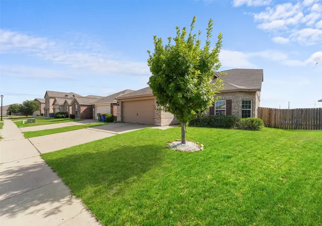 Homes for sale in Venus, TX | 137 Kennedy Dr, Venus, TX 76084 | MLS# 21319223