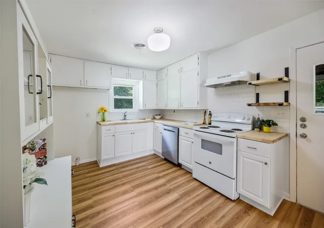 Photo 3 of Single family home for sale at 112 W Oconnell St, Howe, TX 75459 | MLS# 21320737 | Listing updated on 2026-08-26