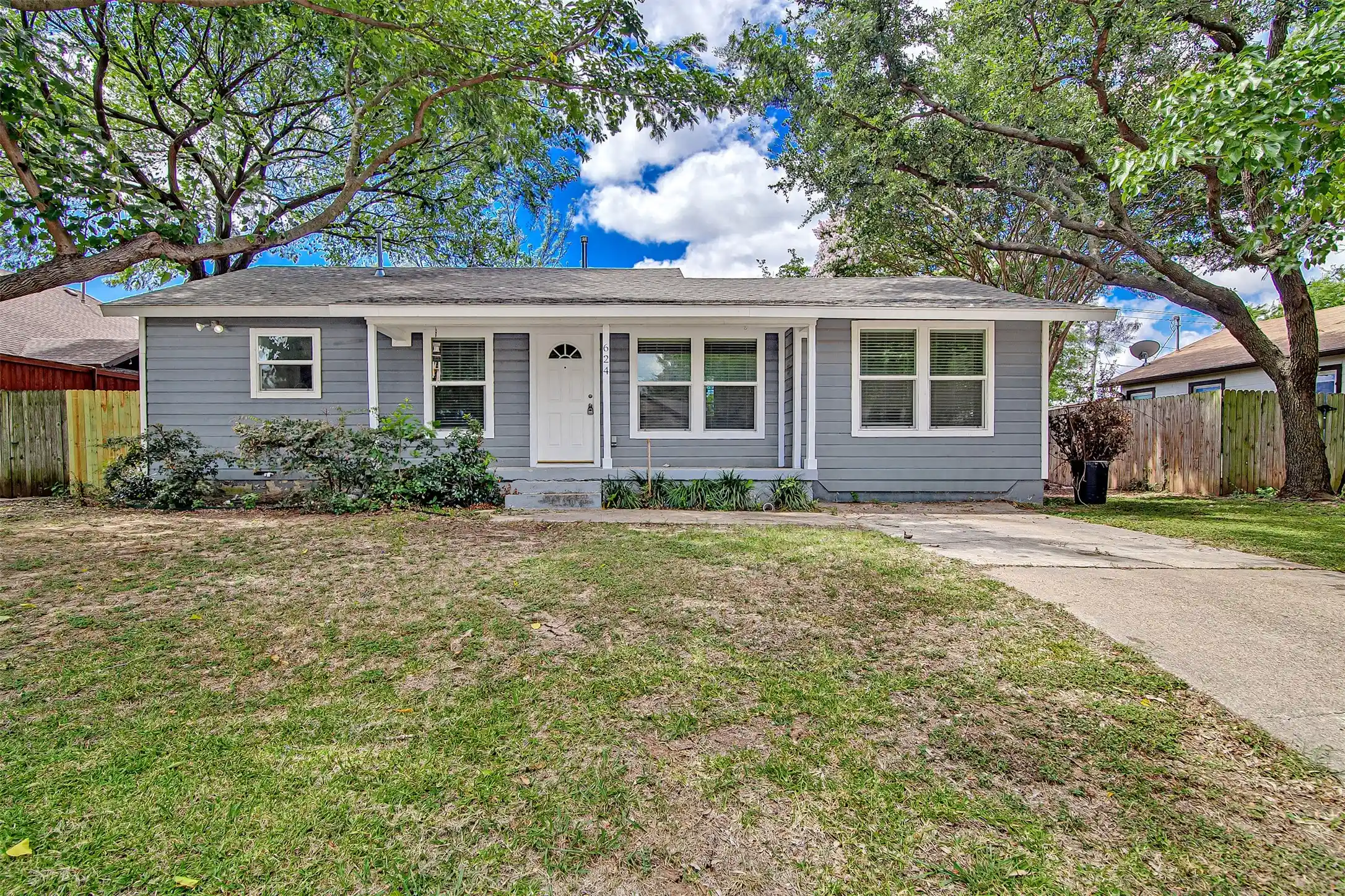 Photo 1 of Sale Pending at 624 E Ellen Ave, Hurst, TX 76053 | MLS# 21320884 | Listing updated on 2026-10-22