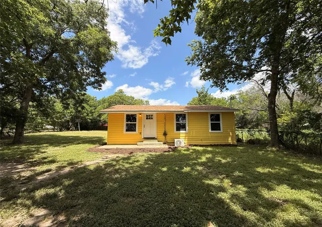 Homes for sale in Hubbard, TX | 805 Ne 3rd St, Hubbard, TX 76648 | MLS# 21320410