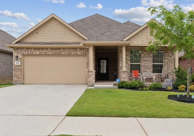 Photo 1 of Single family home for sale at 525 Big Horn Pass, Denton, TX 76210 | MLS# 21309518 | Listing updated on 2026-07-17