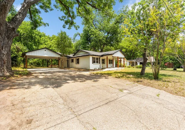 Photo 2 of Single family home for sale at 1509 Van Zandt Rd, Glen Rose, TX 76043 | MLS# 21318639 | Listing updated on 2026-08-28