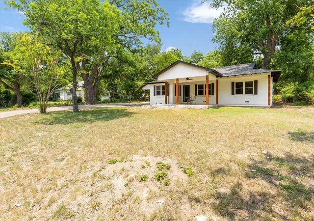 Photo 3 of Single family home for sale at 1509 Van Zandt Rd, Glen Rose, TX 76043 | MLS# 21318639 | Listing updated on 2026-08-28
