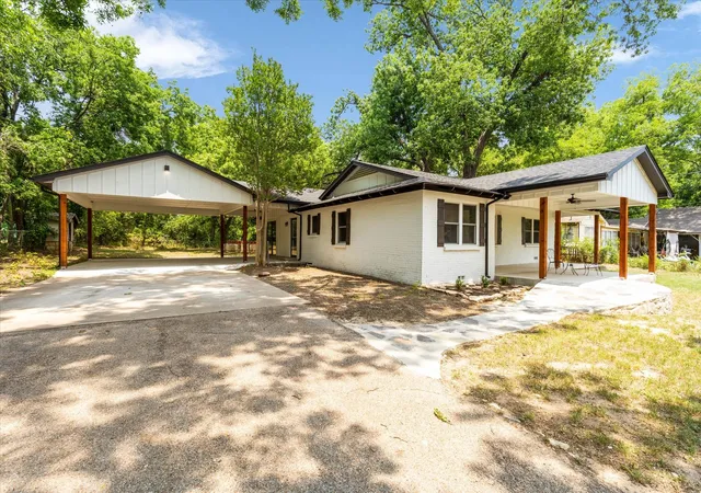Photo 3 of Single family home for sale at 1509 Van Zandt Rd, Glen Rose, TX 76043 | MLS# 21318639 | Listing updated on 2026-08-28