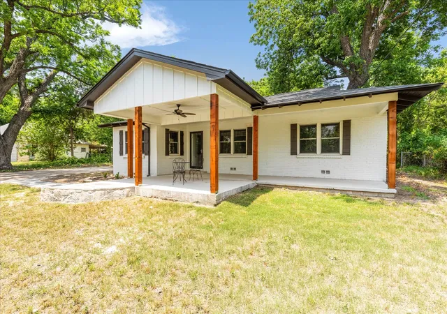 Photo 4 of Single family home for sale at 1509 Van Zandt Rd, Glen Rose, TX 76043 | MLS# 21318639 | Listing updated on 2026-08-28
