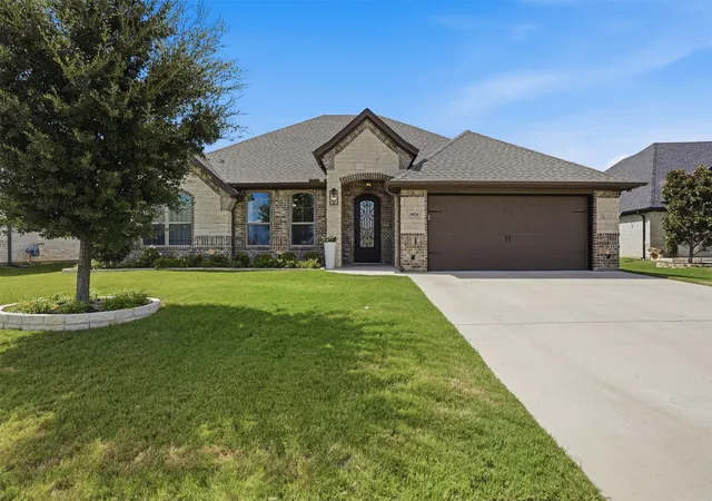 Photo 1 of Single family home for sale at 3024 Reed Ct, Granbury, TX 76048 | MLS# 21320272 | Listing updated on 2026-08-22