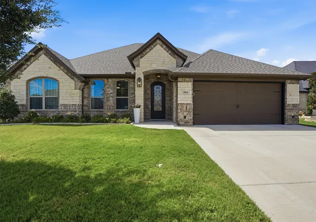 Photo 3 of Single family home for sale at 3024 Reed Ct, Granbury, TX 76048 | MLS# 21320272 | Listing updated on 2026-08-22