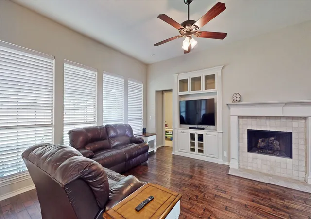 Photo 3 of Sale Pending at 2608 White Owl Dr, Mc Kinney, TX 75072 | MLS# 21320921 | Listing updated on 2026-08-27