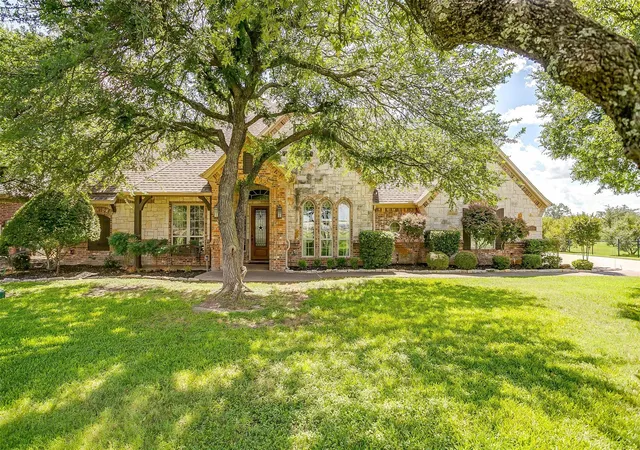 Photo 3 of Single family home for sale at 9549 Dickson Rd, Fort Worth, TX 76179 | MLS# 21320524 | Listing updated on 2026-08-25