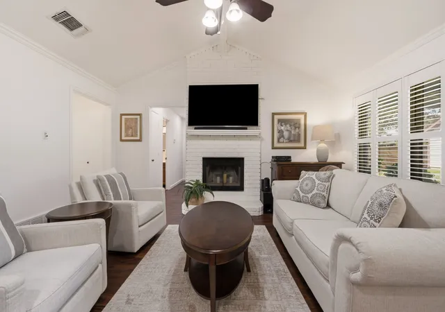 Photo 4 of Single family home for sale at 2507 Poppy Ln, Euless, TX 76039 | MLS# 21319382 | Listing updated on 2026-07-14