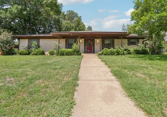 Photo 1 of Single family home for sale at 2030 Huntington Dr, Grand Prairie, TX 75051 | MLS# 21320902 | Listing updated on 2026-08-29