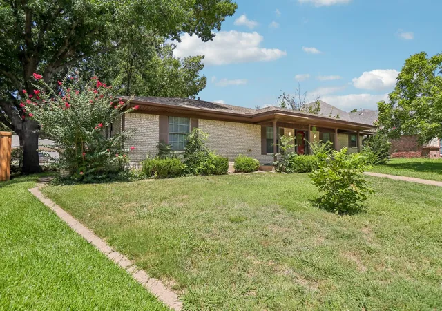 Photo 2 of Single family home for sale at 2030 Huntington Dr, Grand Prairie, TX 75051 | MLS# 21320902 | Listing updated on 2026-08-29