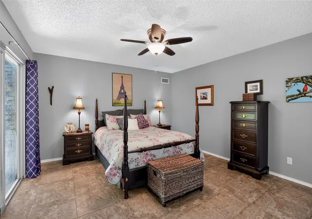 Photo 3 of Single family home for sale at 3913 Fairway Dr, Granbury, TX 76049 | MLS# 21320960 | Listing updated on 2026-08-26