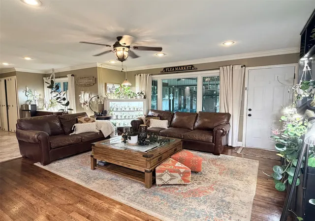 5th image of 804 N Elm St, Comanche, TX 76442 | MLS# 21320924