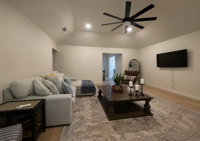 Photo 3 of Single family home for sale at 355 35th St Se, Paris, TX 75460 | MLS# 21315512 | Listing updated on 2026-08-22