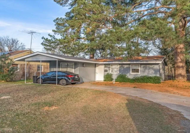Photo 1 of Single family home for sale at 5839 W Canal Blvd, Shreveport, LA 71108 | MLS# 21320935 | Listing updated on 2026-07-04