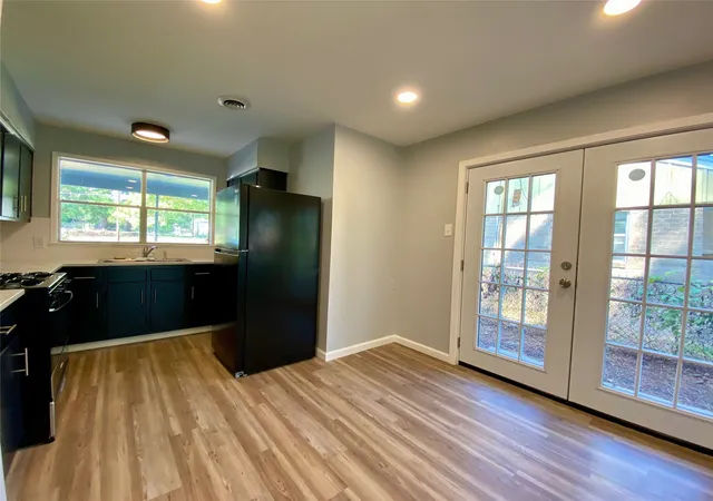 Photo 3 of Single family home for sale at 5839 W Canal Blvd, Shreveport, LA 71108 | MLS# 21320935 | Listing updated on 2026-07-04