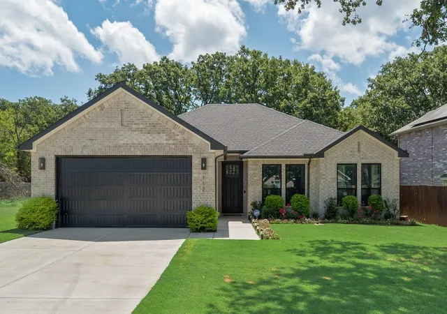 Homes for sale in West Tawakoni, TX | 112 Indian Oaks Trl, West Tawakoni, TX 75474 | MLS# 21320959