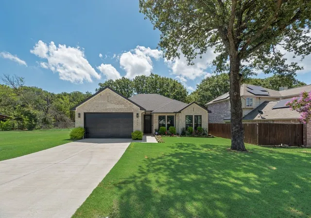 Homes for sale in West Tawakoni, TX | 112 Indian Oaks Trl, West Tawakoni, TX 75474 | MLS# 21320959