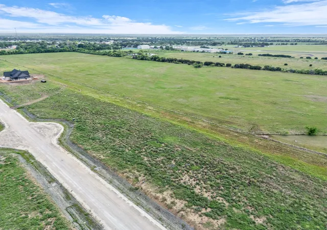 Homes for sale in China Spring, TX | 302 Lacek Mill Rd, China Spring, TX 76633 | MLS# 21320988
