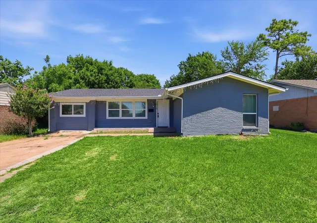 Photo 1 of Single family home for sale at 2715 Cary Dr, Mesquite, TX 75150 | MLS# 21320366 | Listing updated on 2026-07-04