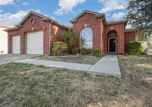 Photo 1 of Single family home for sale at 10502 Augusta Ln, Rowlett, TX 75089 | MLS# 21320311 | Listing updated on 2026-08-22