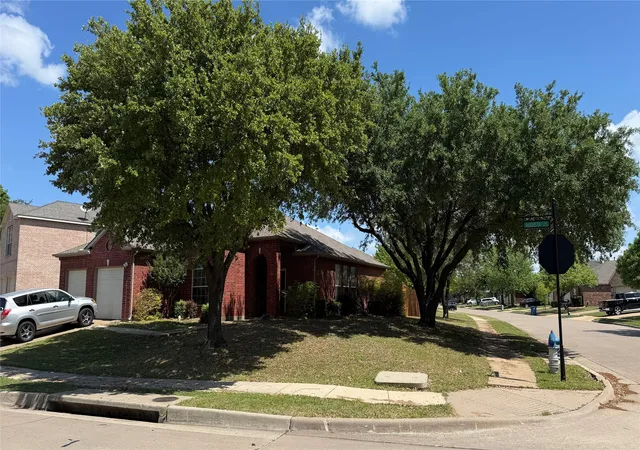 Photo 2 of Single family home for sale at 10502 Augusta Ln, Rowlett, TX 75089 | MLS# 21320311 | Listing updated on 2026-08-22