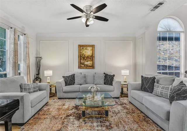 Photo 3 of Sale Pending at 4105 Crest Ridge Dr, Irving, TX 75061 | MLS# 21320480 | Listing updated on 2026-08-28