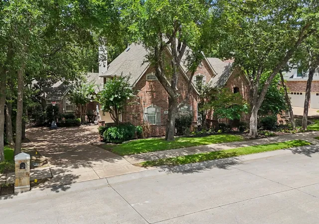Photo 3 of Single family home for sale at 706 Wentwood Dr, Southlake, TX 76092 | MLS# 21320785 | Listing updated on 2026-08-27