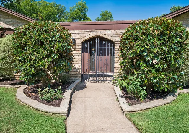 Photo 3 of Single family home for sale at 1204 Springwood Ct, Euless, TX 76040 | MLS# 21319932 | Listing updated on 2026-09-26