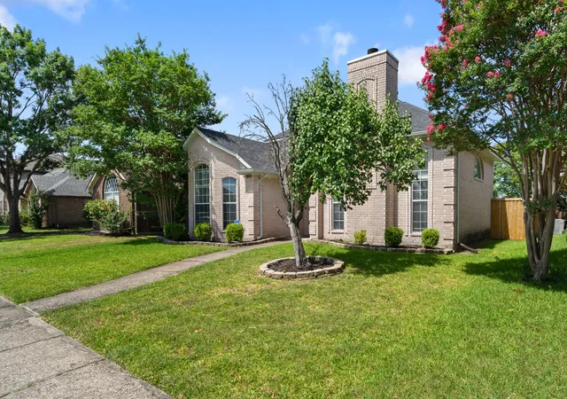 Photo 2 of Single family home for sale at 1229 Clear Creek Dr, Mesquite, TX 75181 | MLS# 21318919 | Listing updated on 2026-08-22