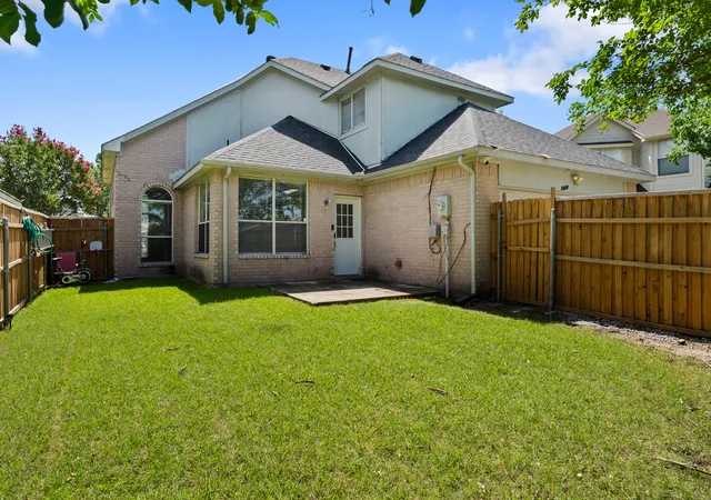 Photo 3 of Single family home for sale at 1229 Clear Creek Dr, Mesquite, TX 75181 | MLS# 21318919 | Listing updated on 2026-08-22