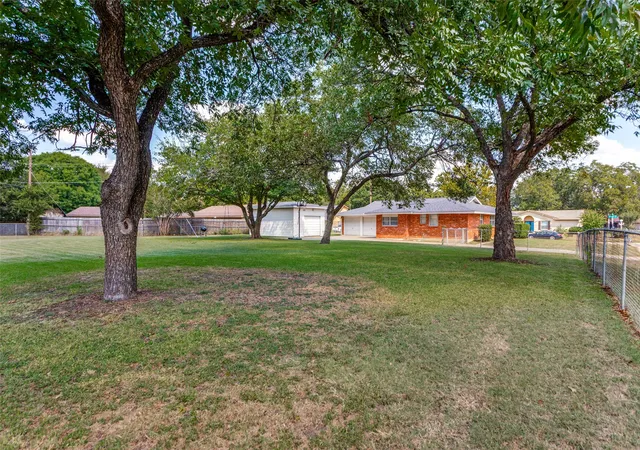 Photo 1 of Single family home for sale at 240 Smith St, Burleson, TX 76028 | MLS# 21321103 | Listing updated on 2026-08-22