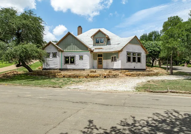Photo 1 of Single family home for sale at 416 Keys Creek Dr, Waco, TX 76708 | MLS# 21320759 | Listing updated on 2026-08-22