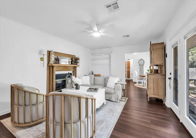 Photo 3 of Single family home for sale at 801 Gaywood Dr, Woodway, TX 76712 | MLS# 21320470 | Listing updated on 2026-07-06