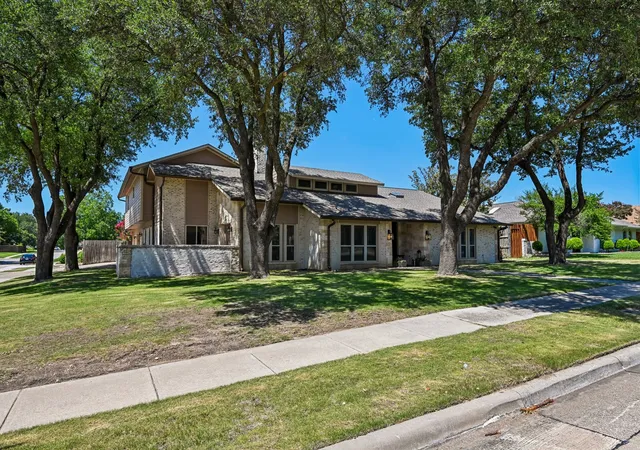 Photo 2 of Single family home for sale at 1501 Northland St, Carrollton, TX 75006 | MLS# 21321108 | Listing updated on 2026-08-24