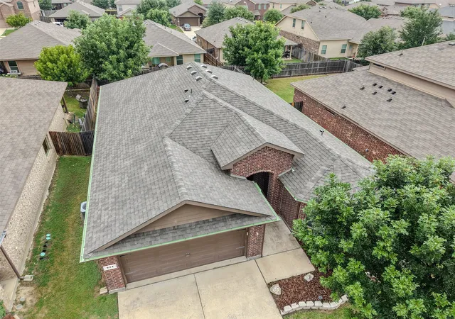 Photo 3 of Single family home for sale at 624 River Rock Dr, Azle, TX 76020 | MLS# 21320384 | Listing updated on 2026-09-21