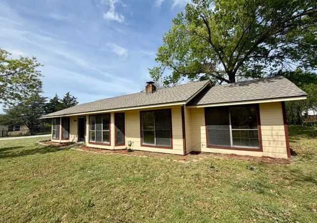 Homes for sale in Leonard, TX | 210 W Houston St, Leonard, TX 75452 | MLS# 21321161