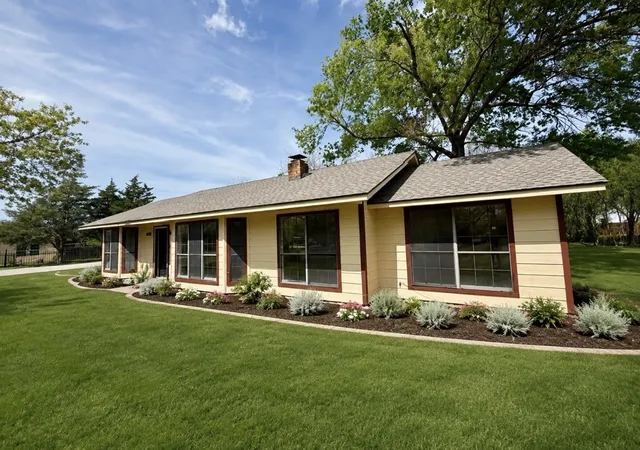 Photo 1 of Single family home for sale at 210 W Houston St, Leonard, TX 75452 | MLS# 21321161 | Listing updated on 2026-08-27
