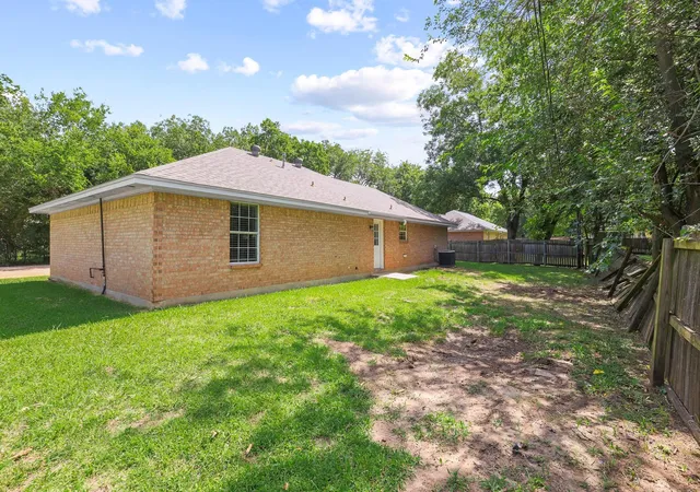 Homes for sale in Whitesboro, TX | 207 W South St, Whitesboro, TX 76273 | MLS# 21320607