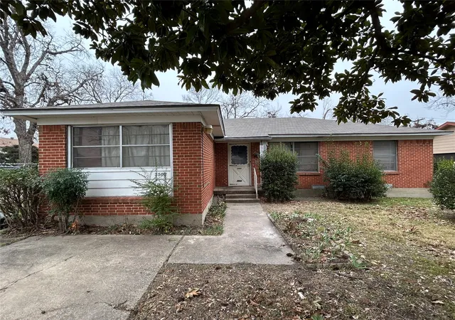 Photo 1 of Single family home for sale at 3502 Demaret Dr, Mesquite, TX 75150 | MLS# 21321084 | Listing updated on 2026-07-17