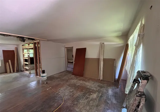 Photo 3 of Single family home for sale at 3502 Demaret Dr, Mesquite, TX 75150 | MLS# 21321084 | Listing updated on 2026-07-17