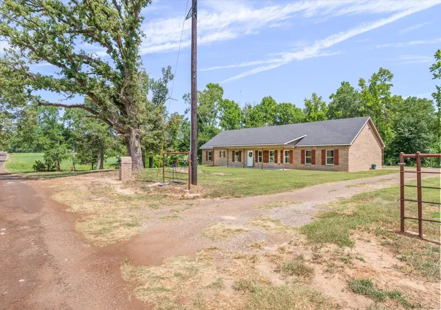 Photo 2 of Single family home for sale at 182 Vz County Road 1228, Canton, TX 75103 | MLS# 21321165 | Listing updated on 2026-09-22