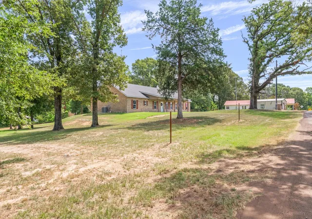 Photo 3 of Single family home for sale at 182 Vz County Road 1228, Canton, TX 75103 | MLS# 21321165 | Listing updated on 2026-09-22