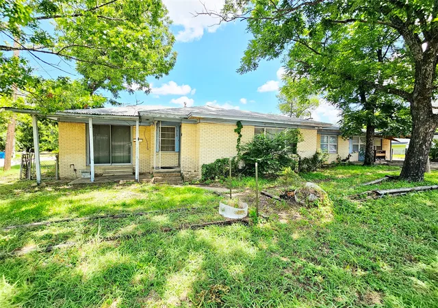 Photo 1 of Single family home for sale at 310 W Milam St, Mexia, TX 76667 | MLS# 21320168 | Listing updated on 2026-07-06