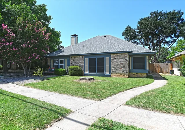 Photo 1 of Sale Pending at 145 E Windsor Dr, Denton, TX 76209 | MLS# 21317348 | Listing updated on 2026-07-24