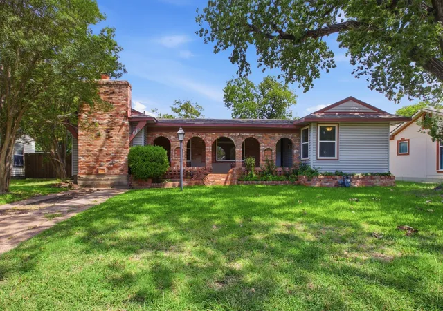 Photo 1 of Single family home for sale at 1625 Meadowbrook Dr, Garland, TX 75042 | MLS# 21315697 | Listing updated on 2026-09-30